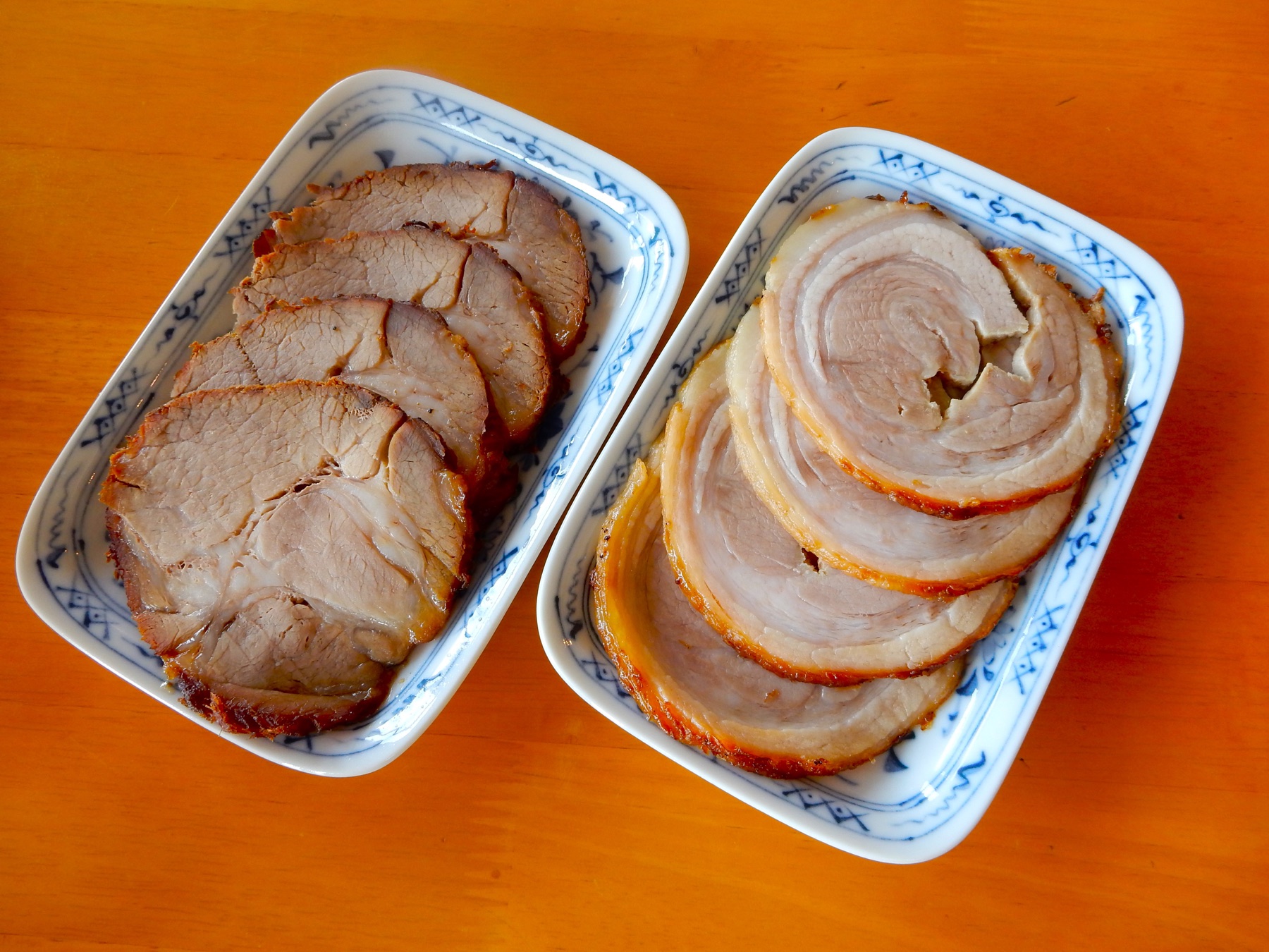 厚切りにした肩ロースと豚バラのチャーシュー