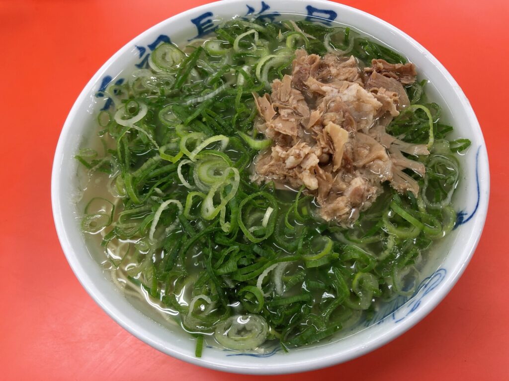 元祖長浜屋のラーメン（ベタ生ネギ多め）