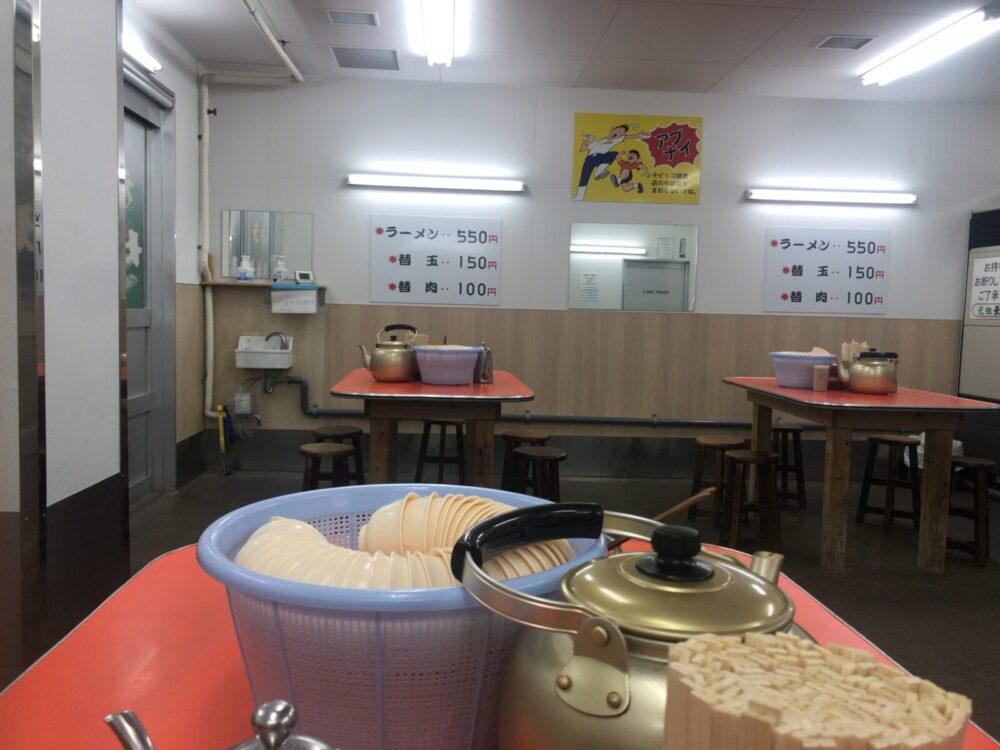 元祖長浜屋の店内