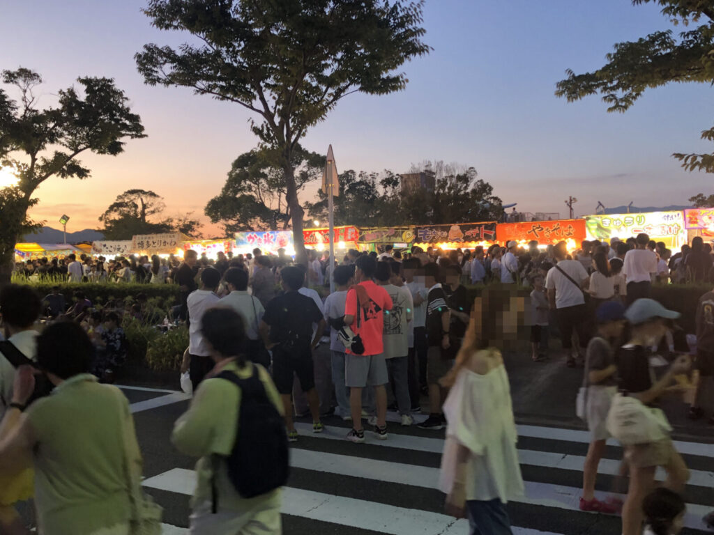 Crowds around the food stalls