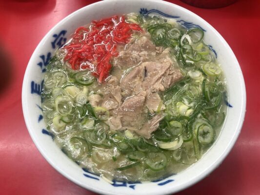 元祖ラーメン長浜家のラーメン（ベタナマネギ多め）