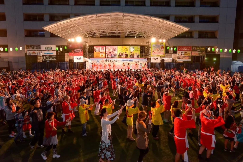 博多どんたく港まつりのフィナーレ「総踊り」