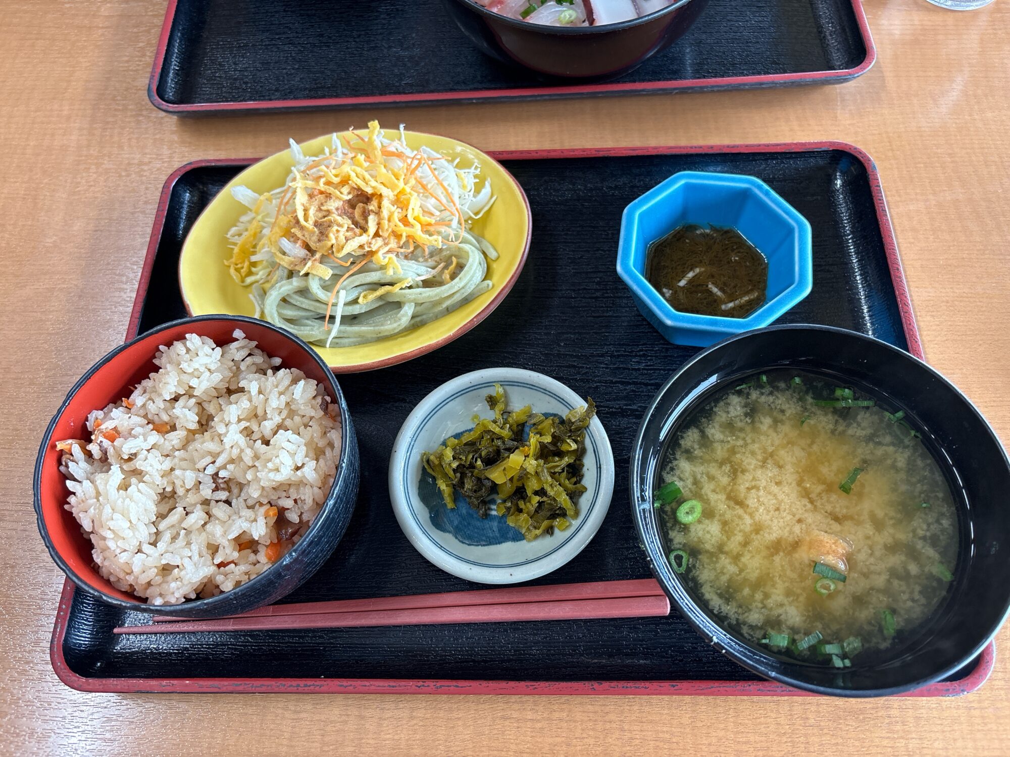 Turban shell rice set (¥1,000)