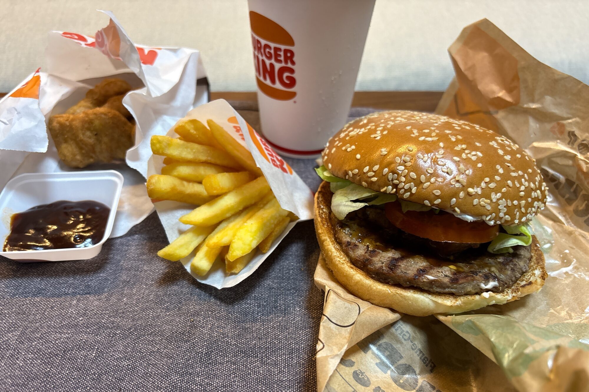 バーガーキングのステーキワッパーセットとチキンナゲット