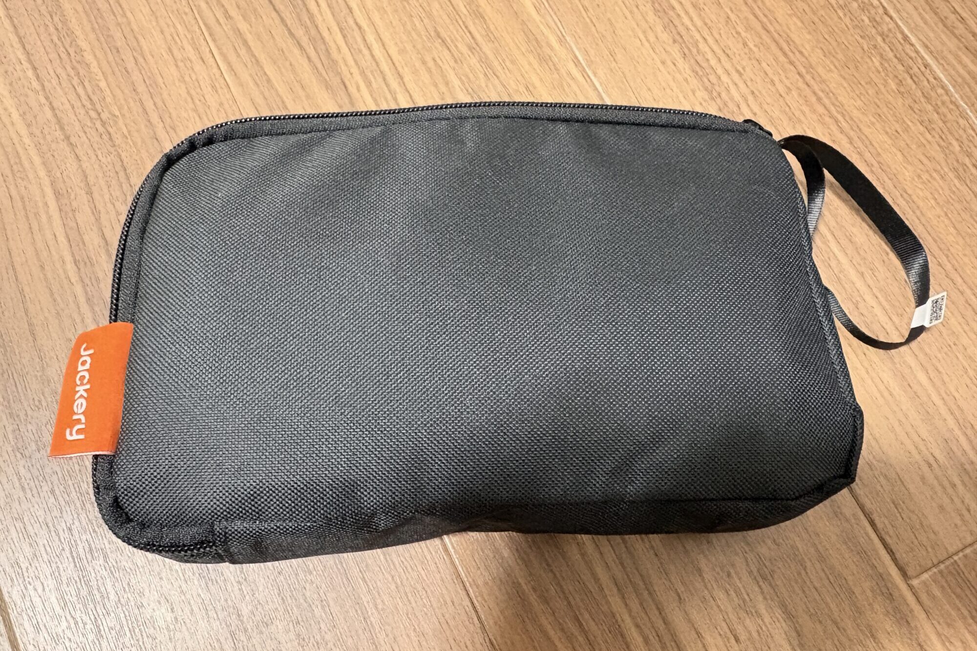 ケーブル類をいれる専用ポーチ