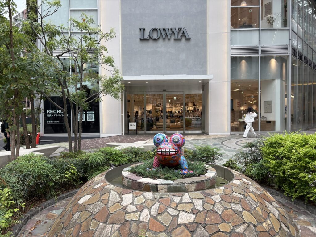 LOWYA入口